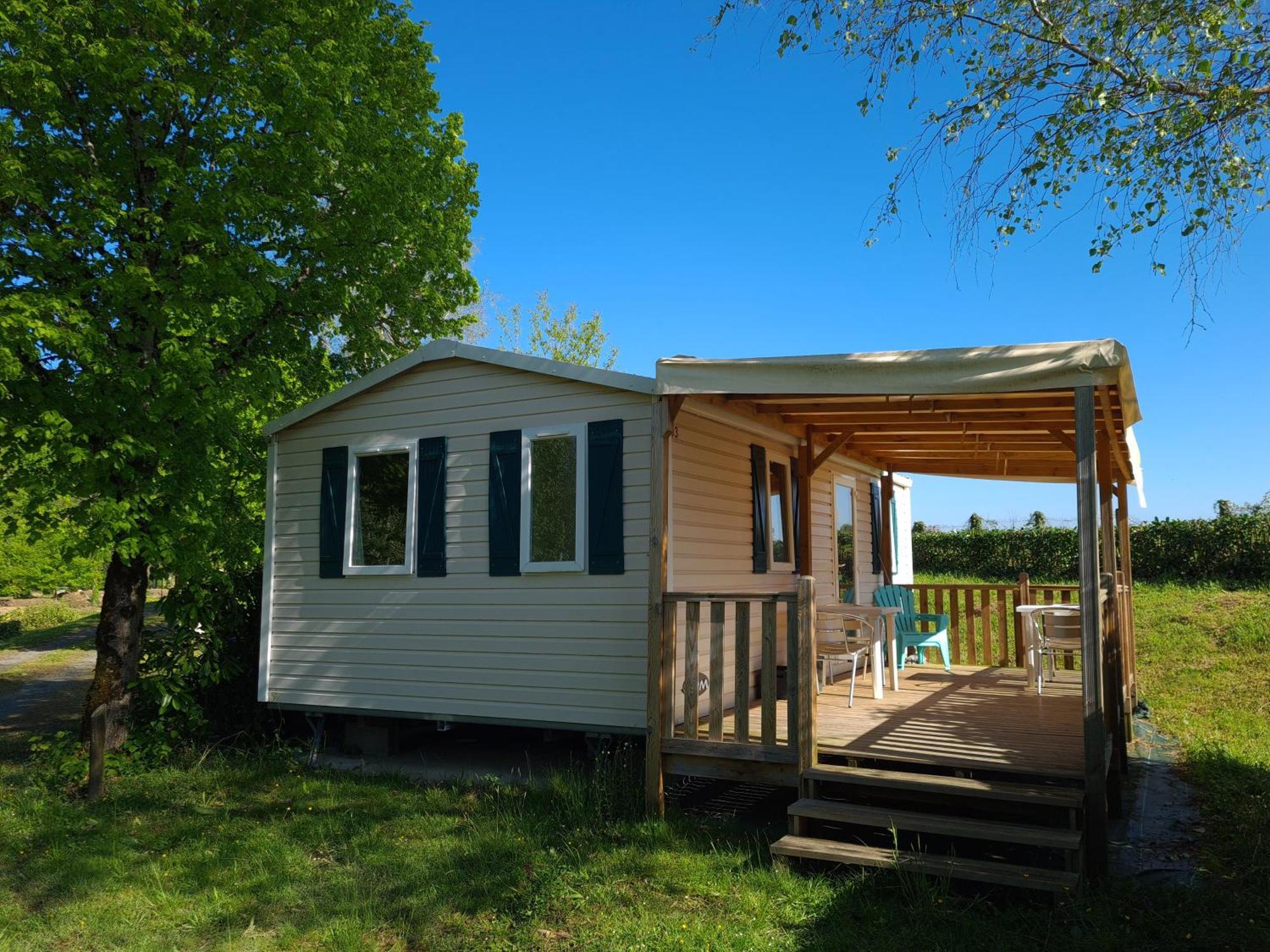 Camping De Ladignac Le Long Bel Air Екстериор снимка