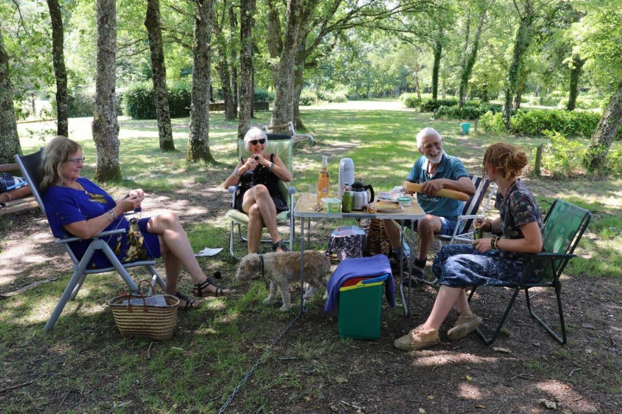 Camping De Ladignac Le Long Bel Air Екстериор снимка