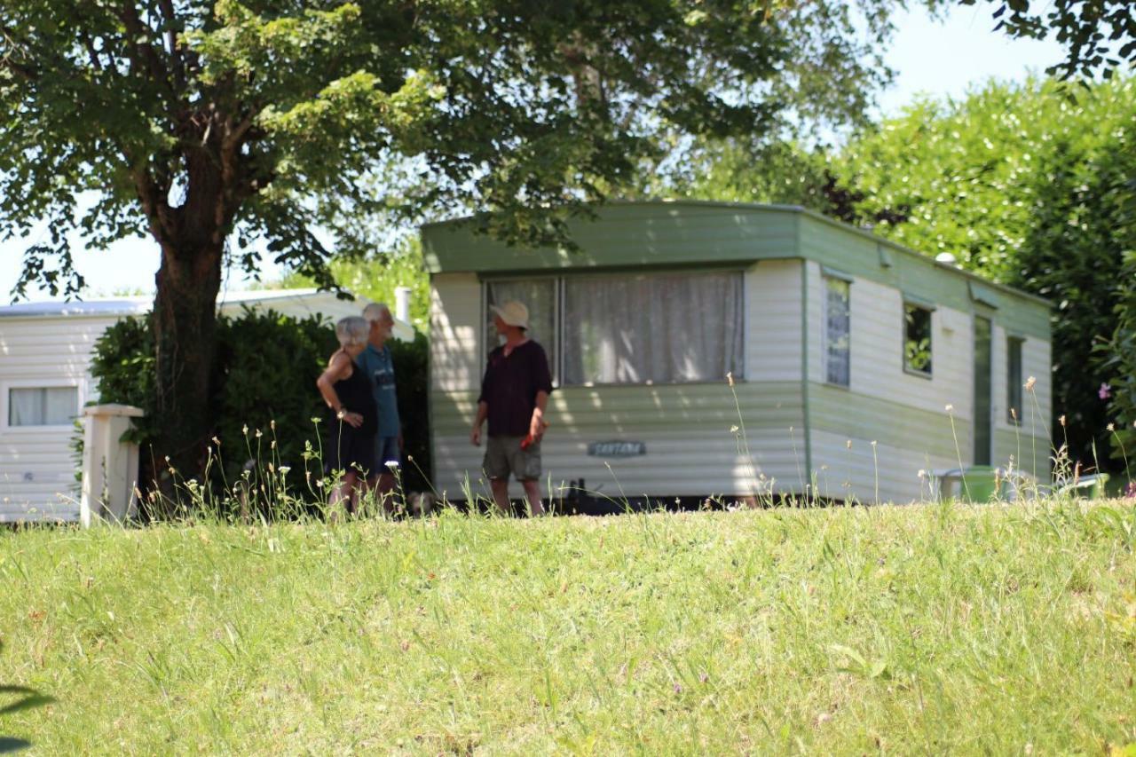 Camping De Ladignac Le Long Bel Air Екстериор снимка